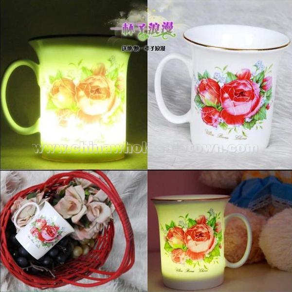 Colorful LED waterproof ceramic cup - Strawberry couples Cup