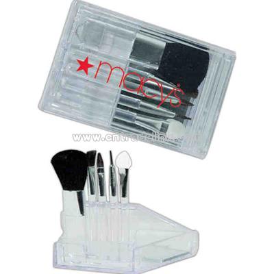 Cosmetic brush set in clear case