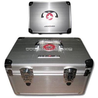 First-aid Box with Chrome-plated Plastic Handle and Aluminum Panel