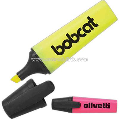 Large flat highlighter with clip on cap