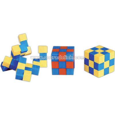 Plastic cube puzzle
