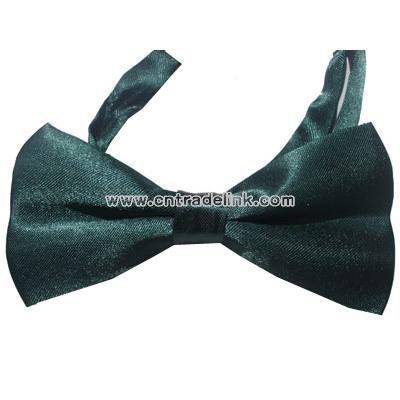bow tie with adjustable band.