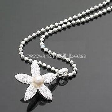 Alloy Flower Imitation Pearl Necklace