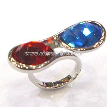 Alloy Jewelry Ring with Chatons and Big Glass