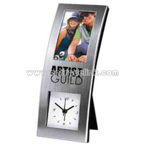 Curved photo frame