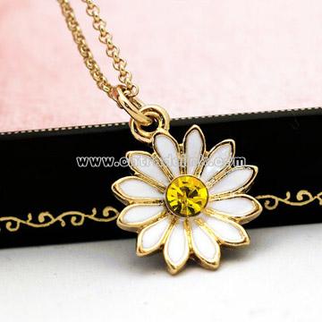 Daisy Necklace