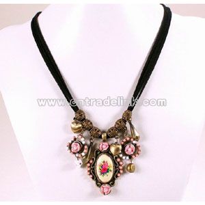 Elegant Necklace Decoration
