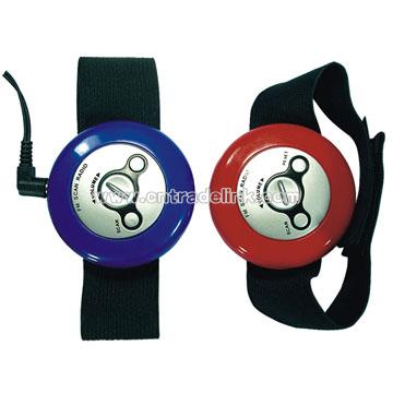 FM auto-scan radio with earphone and arm belt