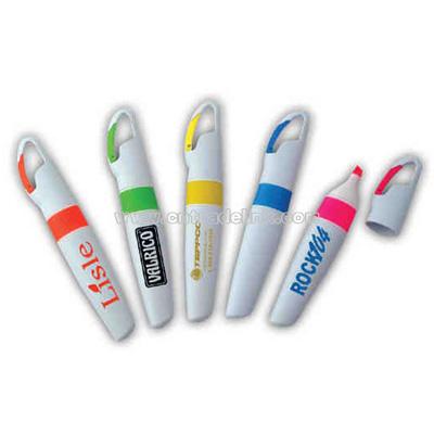 Highlighter with carabineer clip lid