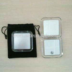 Magnifying mirror