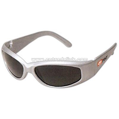 Metallic colored frame sunglasses