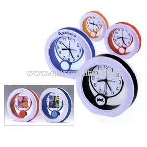 Moving pendulum clock