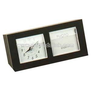 Picture frame with quartz clock