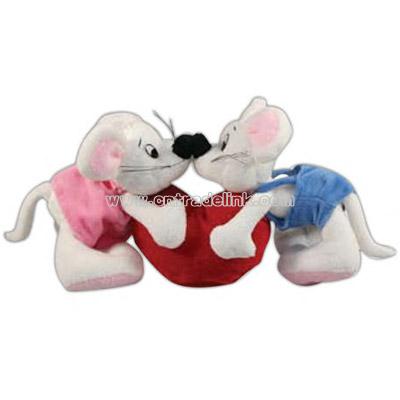Plush kissing valentine mice