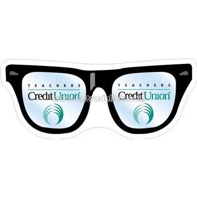 Reading glasses shaped magnet