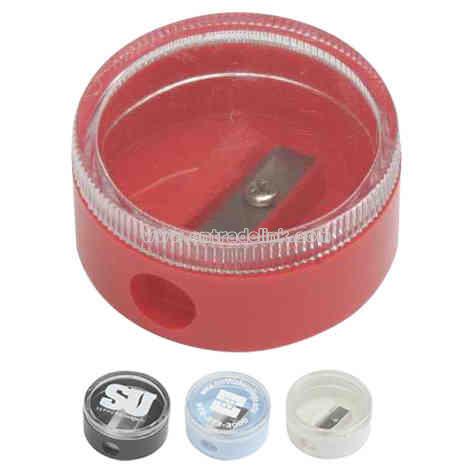Round pencil sharpener with lid