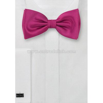 Solid color bow tie in dark pink