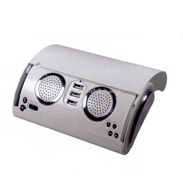 Speakers with three port hub